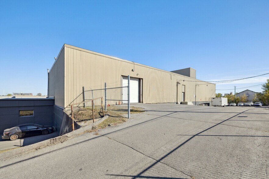 More Photos Of 10 Rue Emile-Bond, Gatineau Light Distribution For Lease