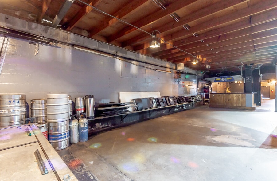 More Photos Of 1032 Story Ave, Louisville Bar For Lease