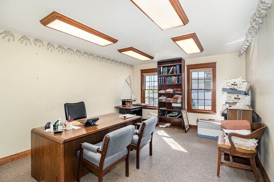 More Photos Of 820 N Michigan Ave, Saginaw Office For Sale