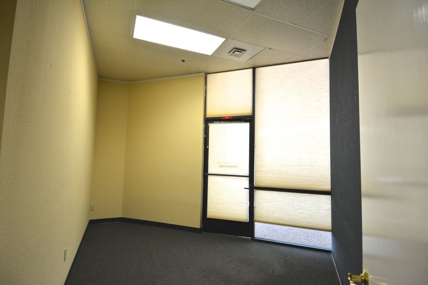 More Photos Of 11990 Heritage Oak Pl, Auburn Office For Lease