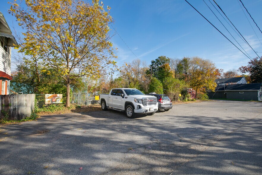 More Photos Of 307 Railroad Ave, Ashland Storefront Retail Residential For Sale