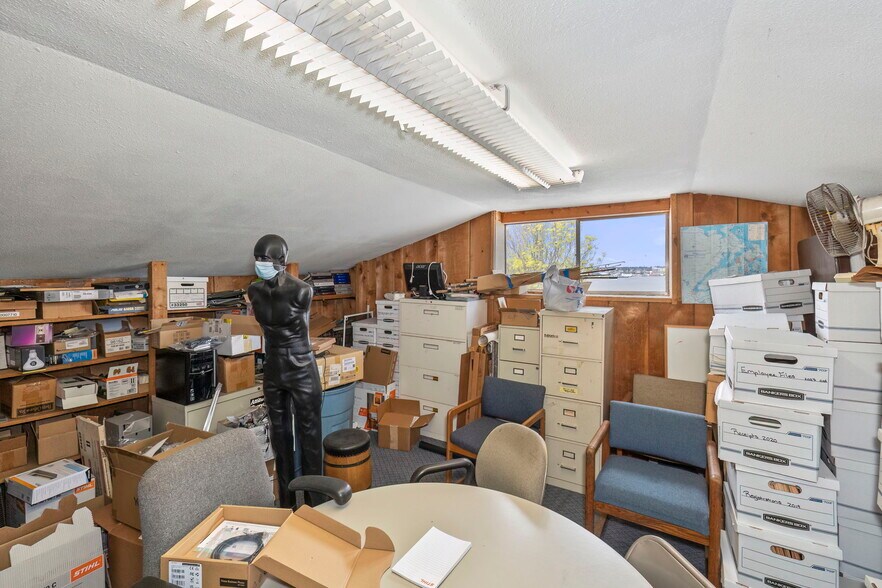 More Photos Of 901 Bay St, Port Orchard Storefront For Sale