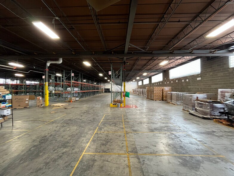 More Photos Of 1120 W Exchange Ave, Chicago Warehouse For Lease