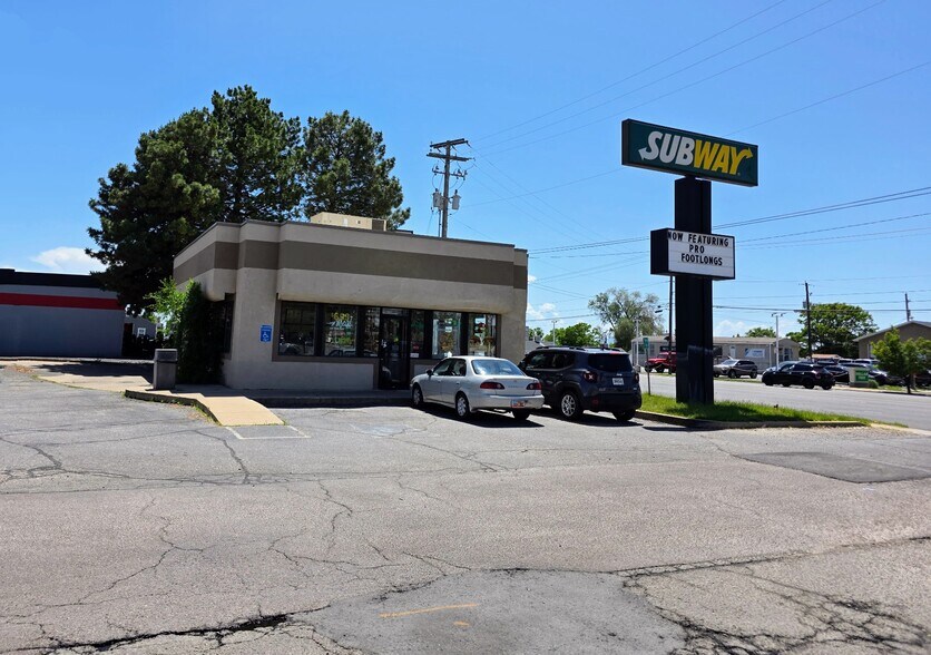 More Photos Of 564 N Main St, Clearfield Fast Food For Lease