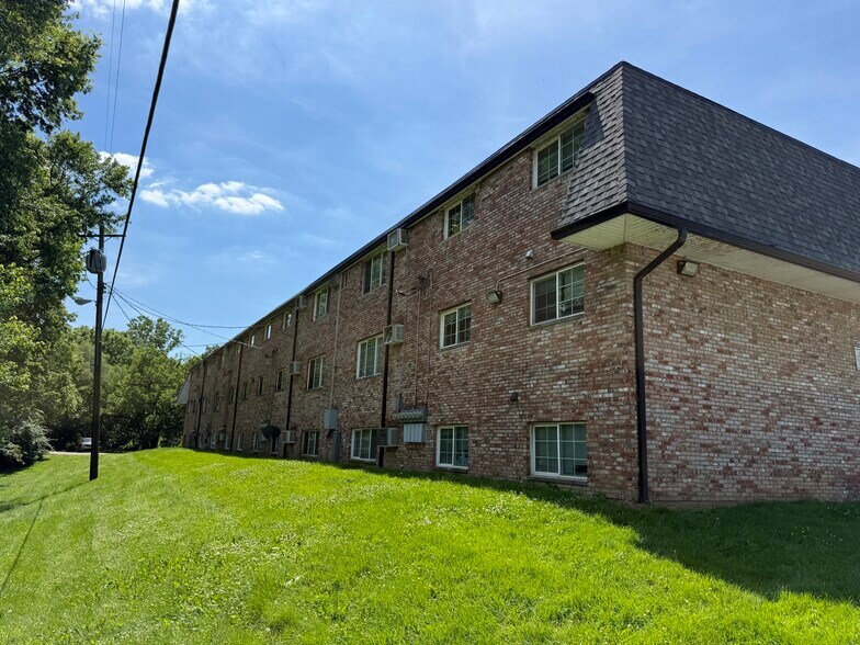 More Photos Of 8712-8804 Dayton Oxford Rd, Franklin Apartments For Sale