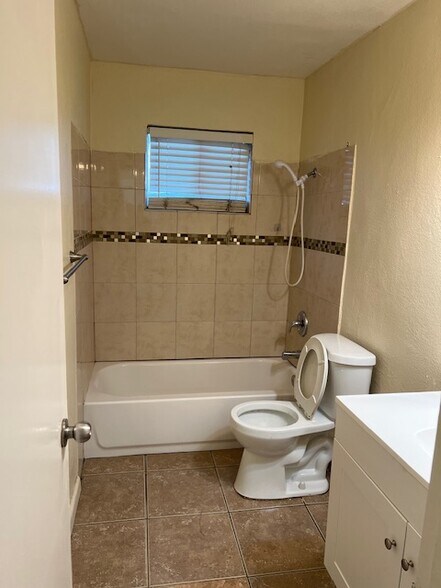 More Photos Of 155 E G St, Brawley Apartments For Sale