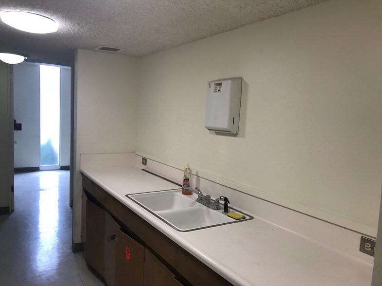 More Photos Of 623 W Duarte Rd, Arcadia Medical For Lease