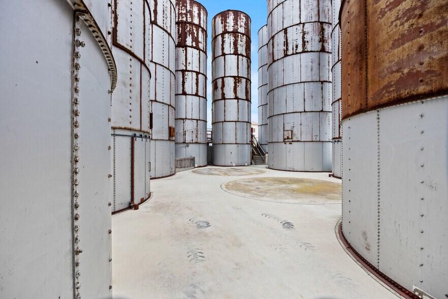 More Photos Of 1127 Bowie St, Seguin Industrial For Sale