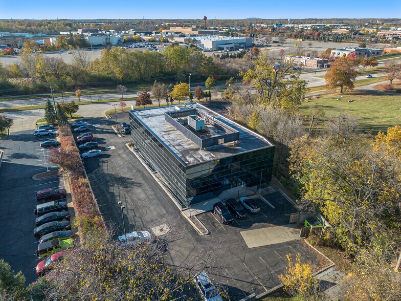 More Photos Of 42450 W 12 Mile Rd, Novi Medical For Lease