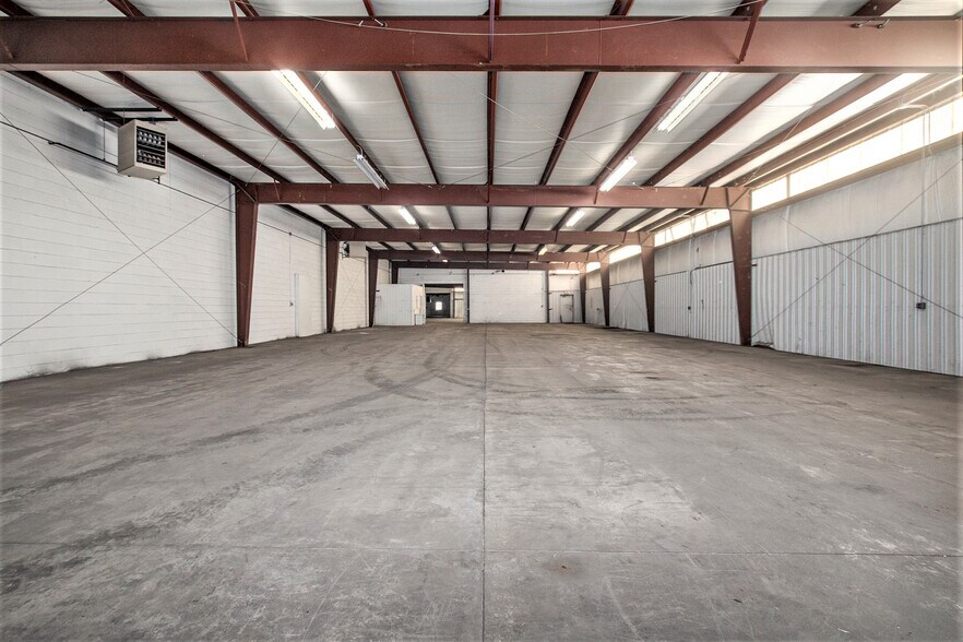 More Photos Of 100 Aylworth Ave, South Haven Manufacturing For Lease