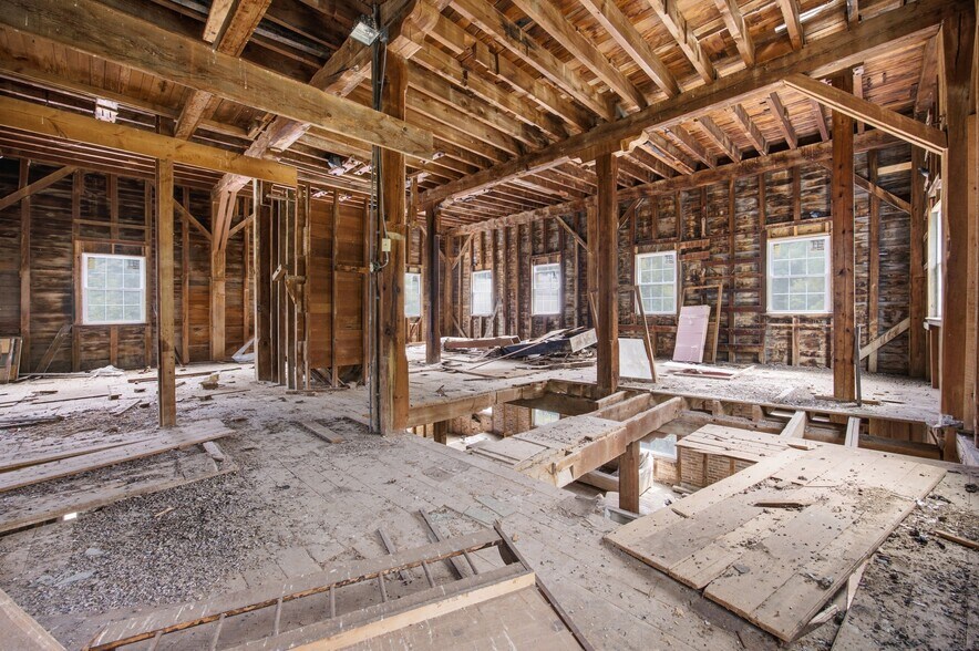 More Photos Of 32 Mill St, Port Byron Industrial For Sale