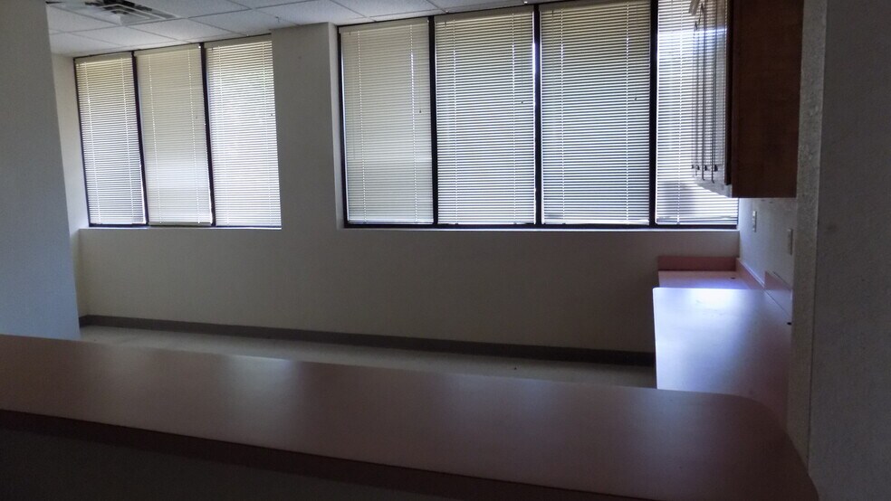 More Photos Of 315 S Cockrell Hill Rd, Duncanville Medical For Lease