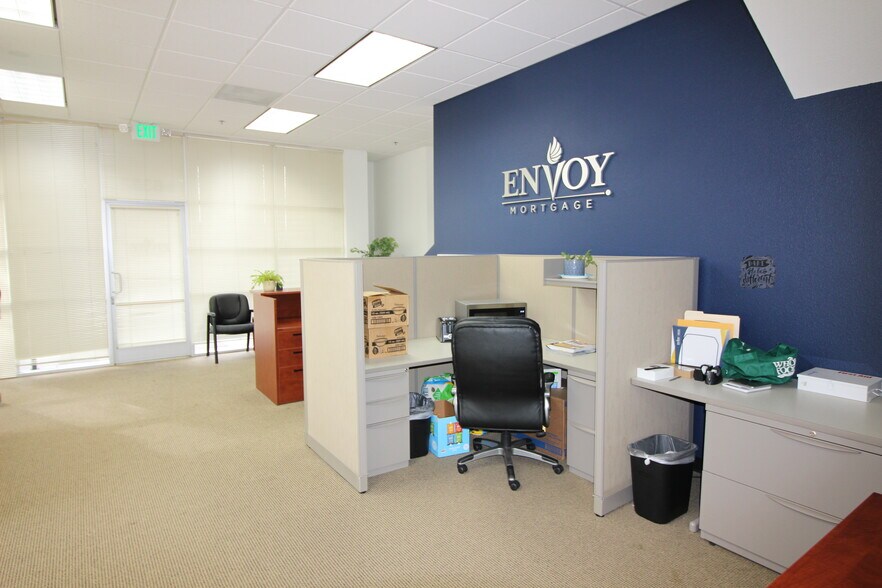 More Photos Of 6350-6362 Clark Ave, Dublin Light Manufacturing For Sale