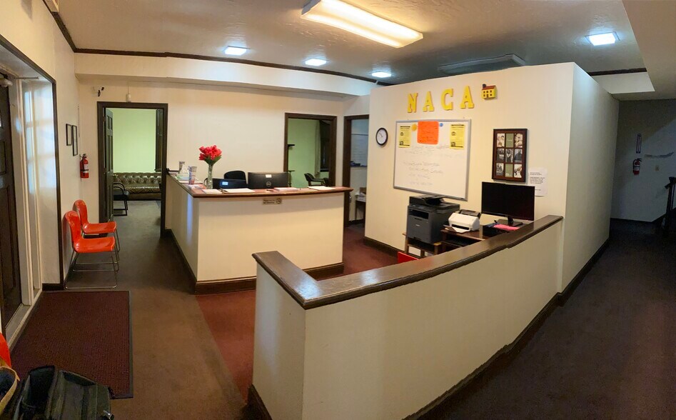 More Photos Of 261 Common St, Lawrence Office For Sale