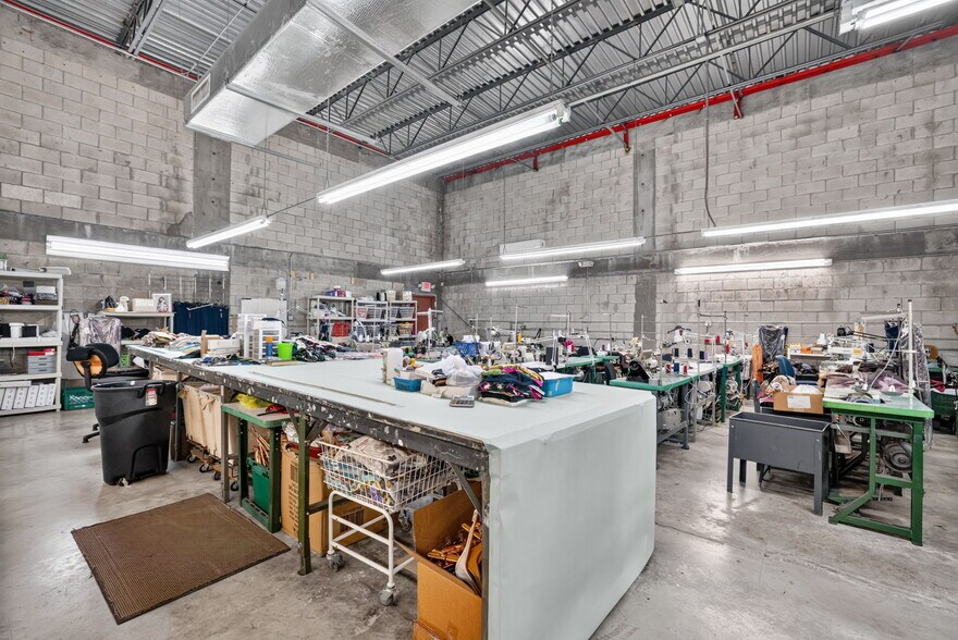 More Photos Of 2202-2204 W 78th St, Hialeah Warehouse For Sale