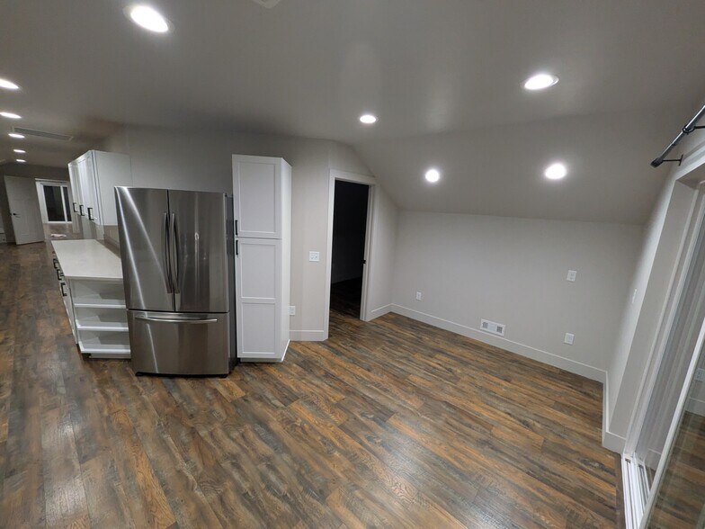 More Photos Of 6891 Grand Ave, Billings Service For Lease