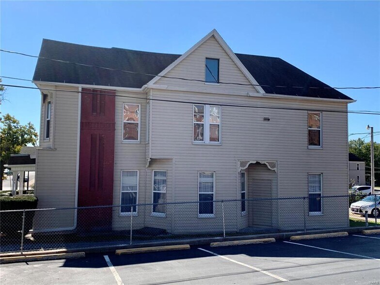 More Photos Of 111 S 10th St, Hannibal Office For Sale