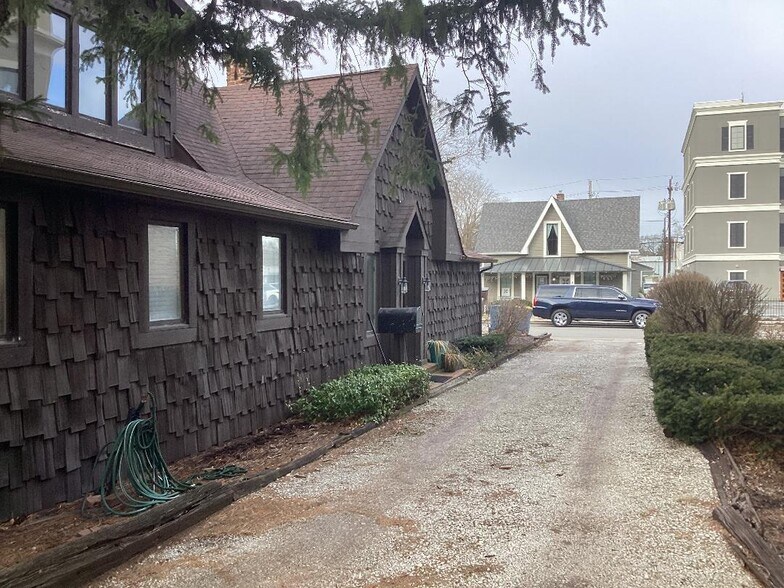 More Photos Of 6417 Carrollton Ave, Indianapolis Loft Creative Space For Sale