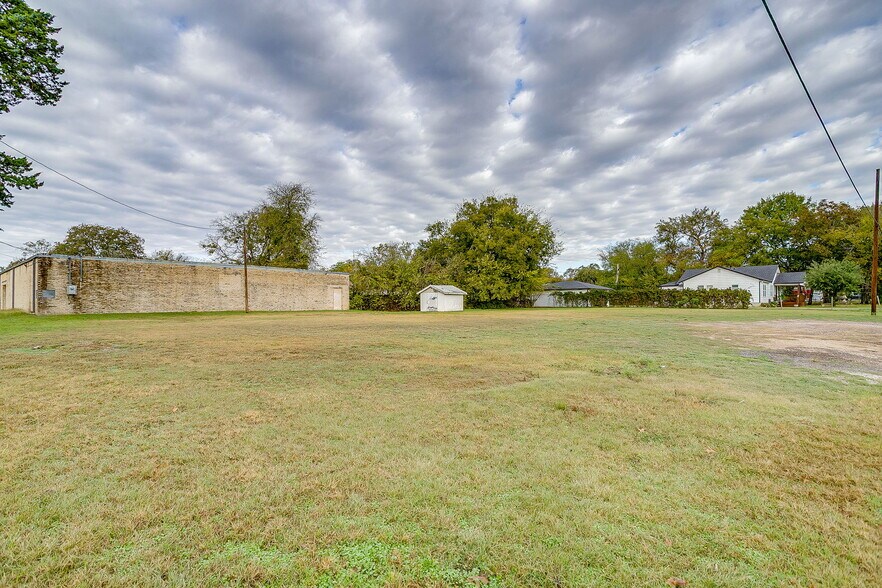 More Photos Of 5550 Baylor Ave, River Oaks Land For Sale