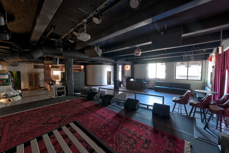 More Photos Of 369 N Palm Canyon Dr, Palm Springs Restaurant For Lease