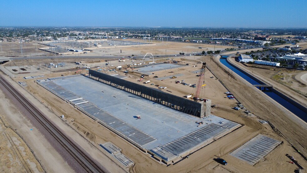 More Photos Of 2152 Coffee Rd, Bakersfield Distribution For Lease