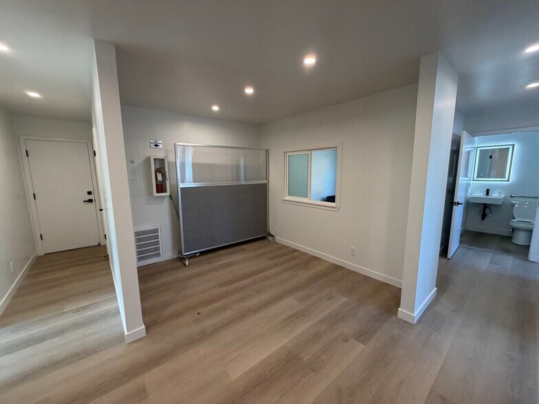 More Photos Of 19830 Lake Chabot Rd, Castro Valley Medical For Lease