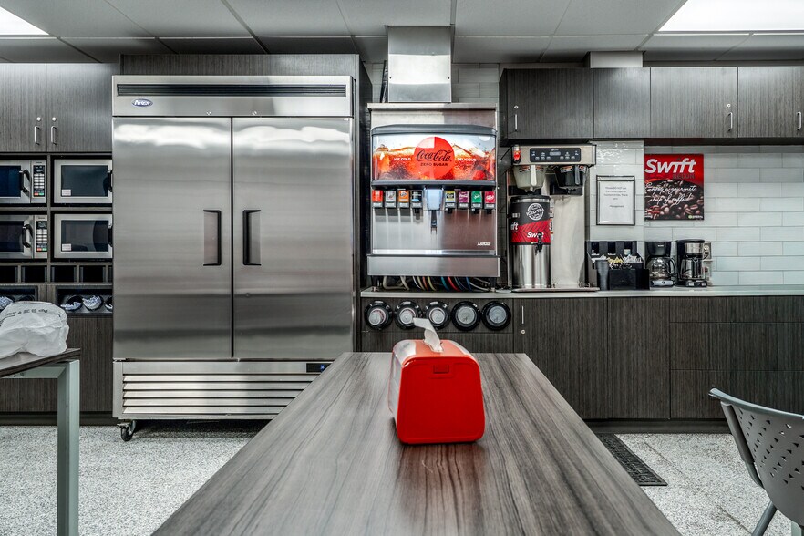 More Photos Of 20701 E 81st St, Broken Arrow Manufacturing For Sale