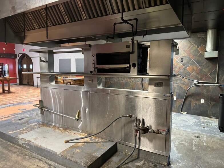 More Photos Of 1525 4th St, Sarasota Restaurant For Lease