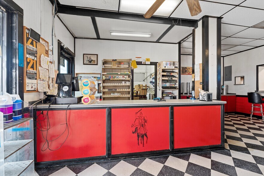 More Photos Of 201 W Oak St, West Service Station For Sale