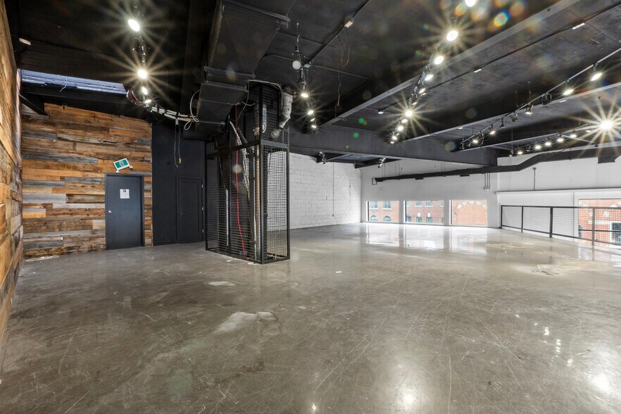 More Photos Of 3000 Rue Saint-Antoine O, Montréal Storefront Retail Office For Lease