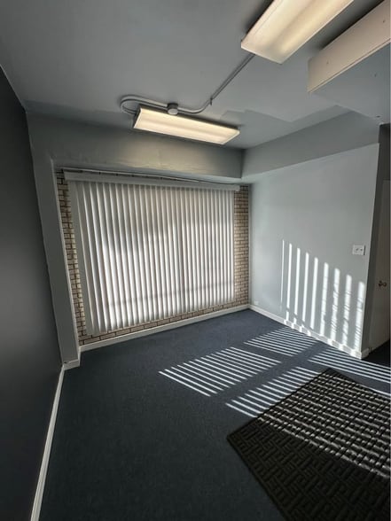 More Photos Of 3344 Ridge Rd, Lansing Apartments For Lease