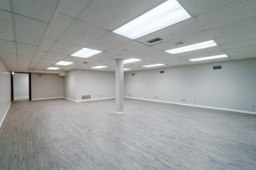 More Photos Of 6100 W Main St, Belleville Bank For Sale