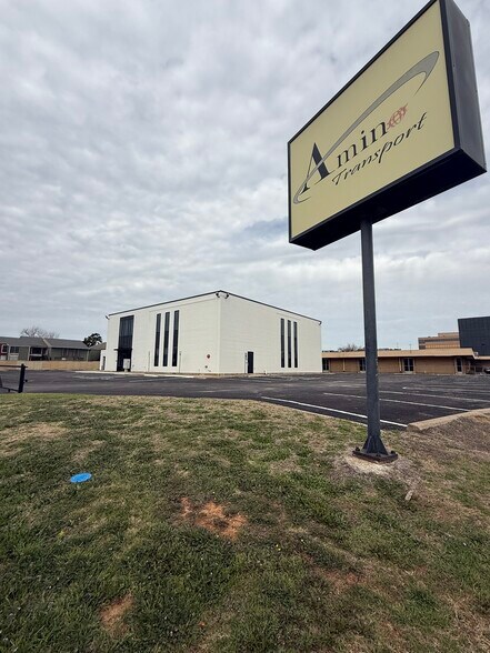 More Photos Of 223 NE Loop 820, Hurst Office For Sale