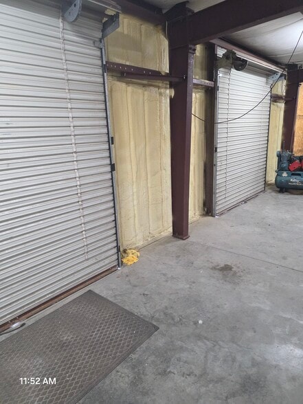 More Photos Of 9966 Samuel Rd, Carterville Self Storage For Sale