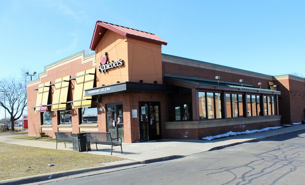 More Photos Of 31653 Gratiot Ave, Roseville General Retail For Sale