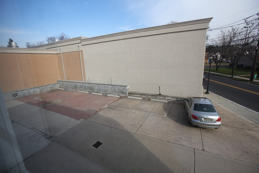 More Photos Of 6 N Black Horse Pike, Runnemede Storefront Retail Residential For Lease