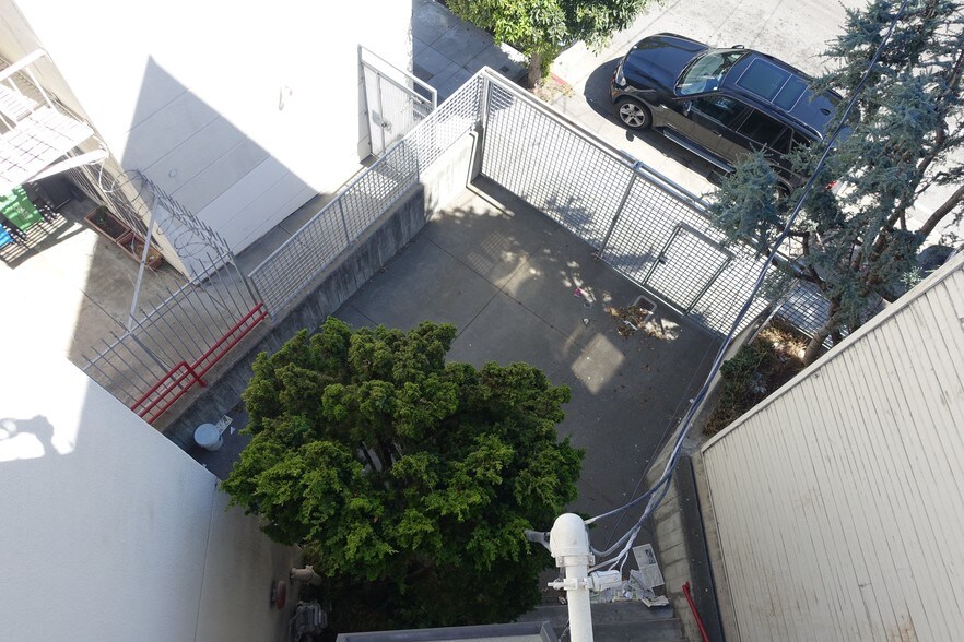 More Photos Of 2055-2057 Market St, San Francisco Storefront Retail Office For Sale