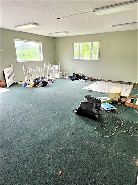 More Photos Of 6081 William Penn Hwy, Export Office For Sale