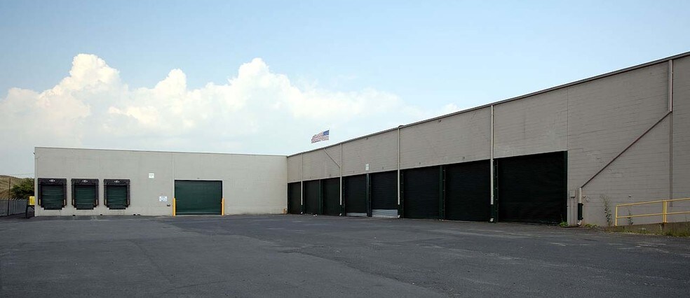 More Photos Of 55 Hook Rd, Bayonne Warehouse For Lease