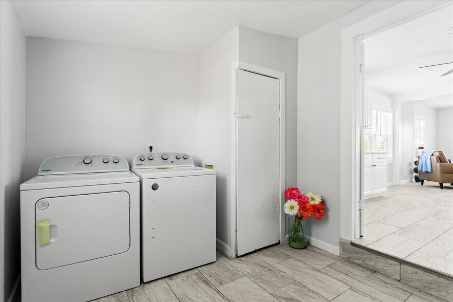 More Photos Of 115 Byers Dr, Port O Connor Trailer Camper Park For Sale