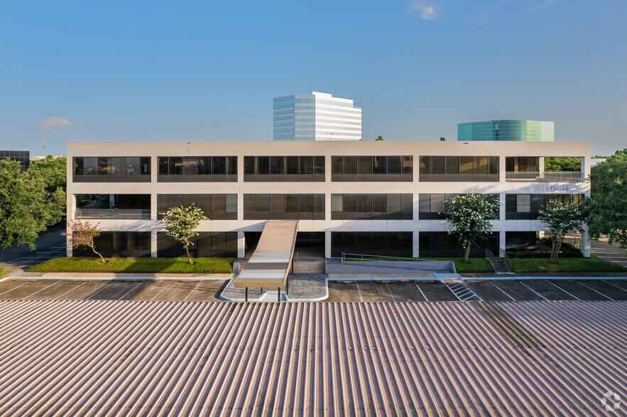 Primary Photo Of 390 Glenborough Dr, Houston Office For Lease