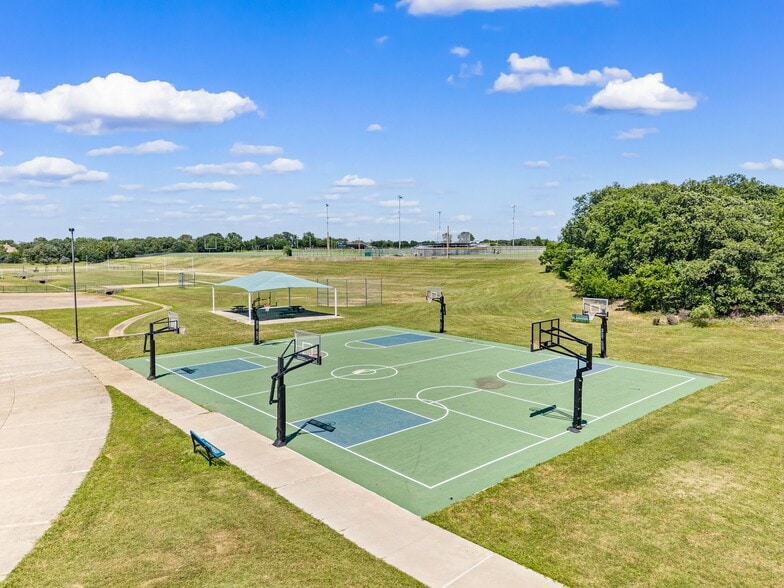 More Photos Of 801 Shady Oaks Dr, Southlake Specialty For Sale
