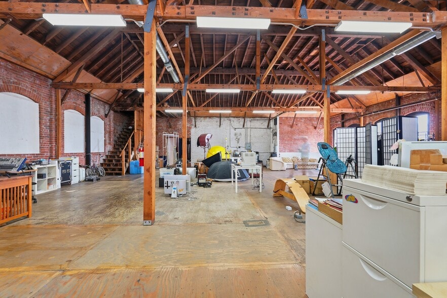More Photos Of 714 Ducommun St, Los Angeles Manufacturing For Lease