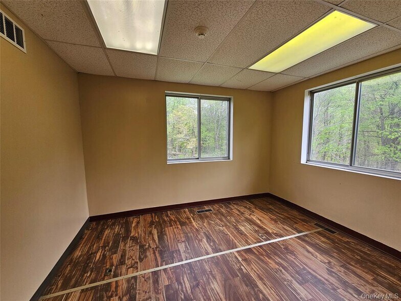 More Photos Of 4 Corwin Ct, Newburgh Medical For Sale