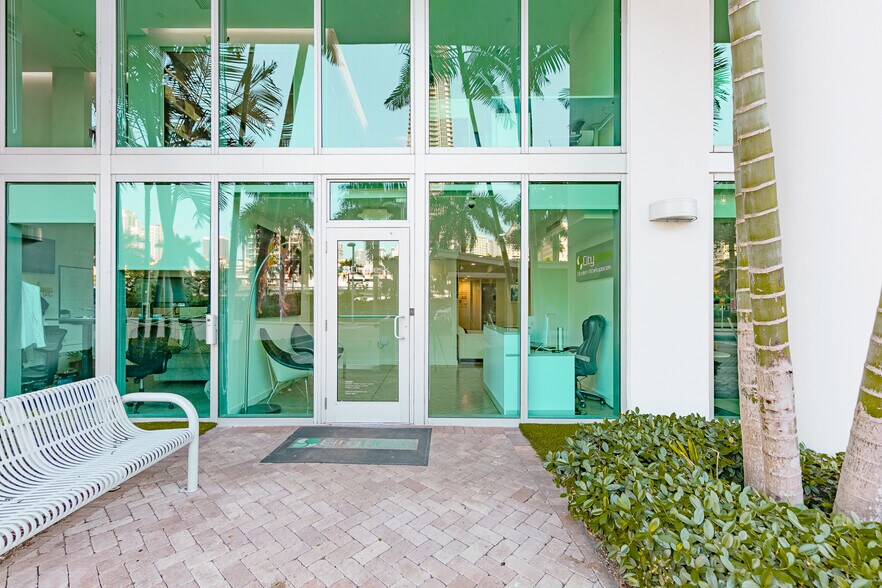 More Photos Of 350 S Miami Ave, Miami Apartments For Sale