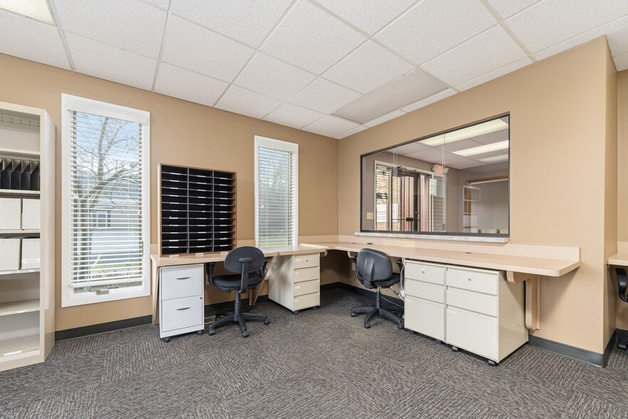 More Photos Of 4718 National Rd E, Richmond Office For Lease