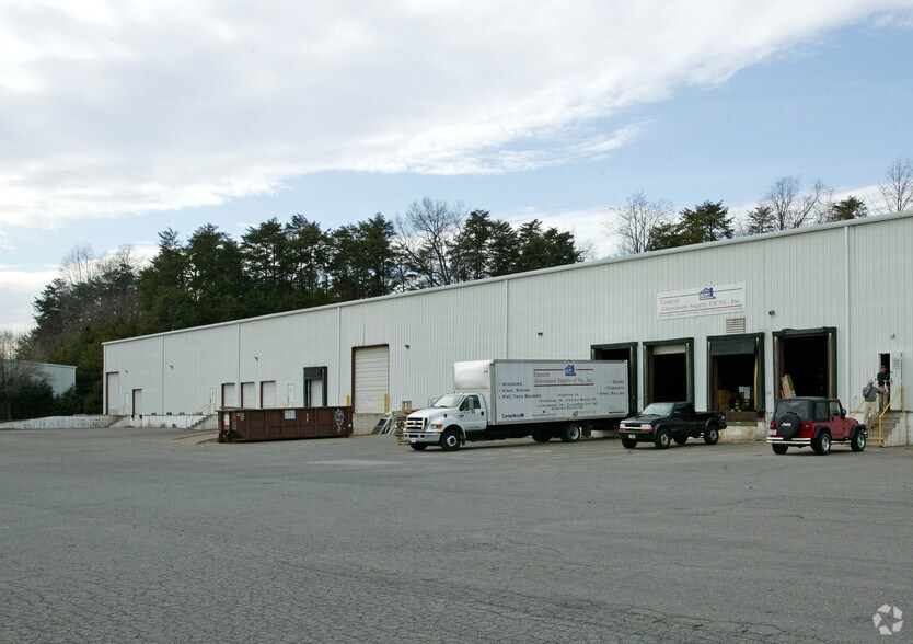 More Photos Of 5170 Indiana Ave, Winston-Salem Warehouse For Lease