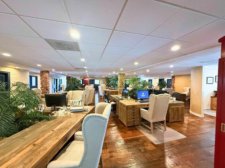 More Photos Of 235 Union St NE, Salem Office For Sale