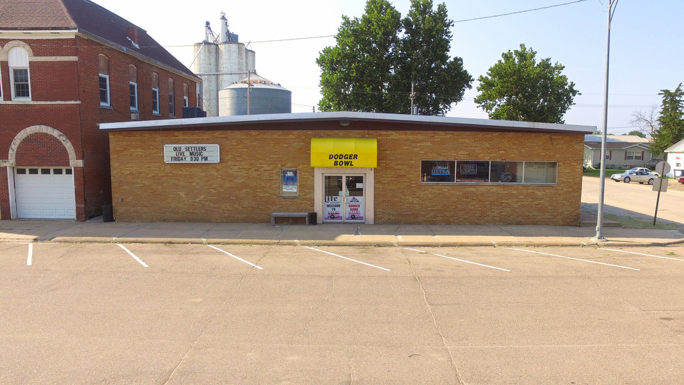 Primary Photo Of 141 W 7th St, North Bend Bowling Alley For Sale