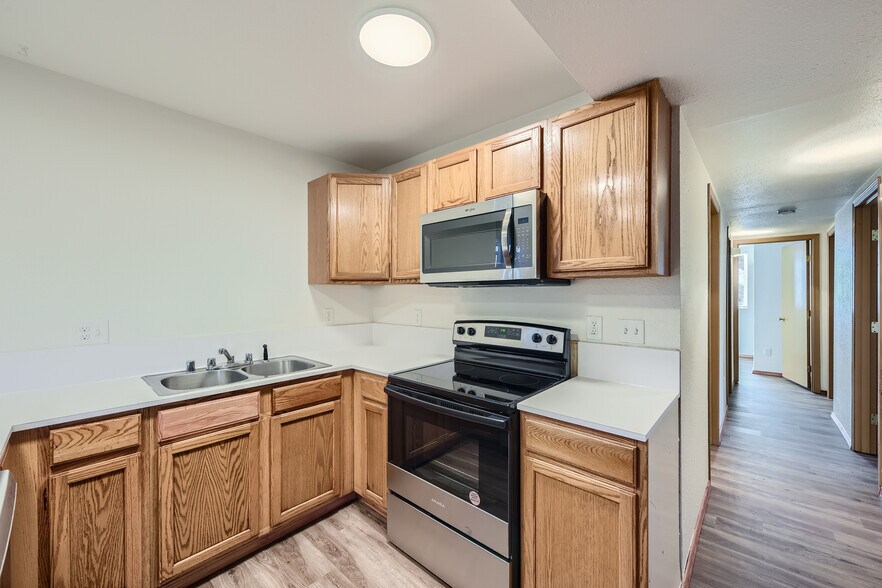 More Photos Of 1031 SW 122nd St, Seattle Apartments For Sale